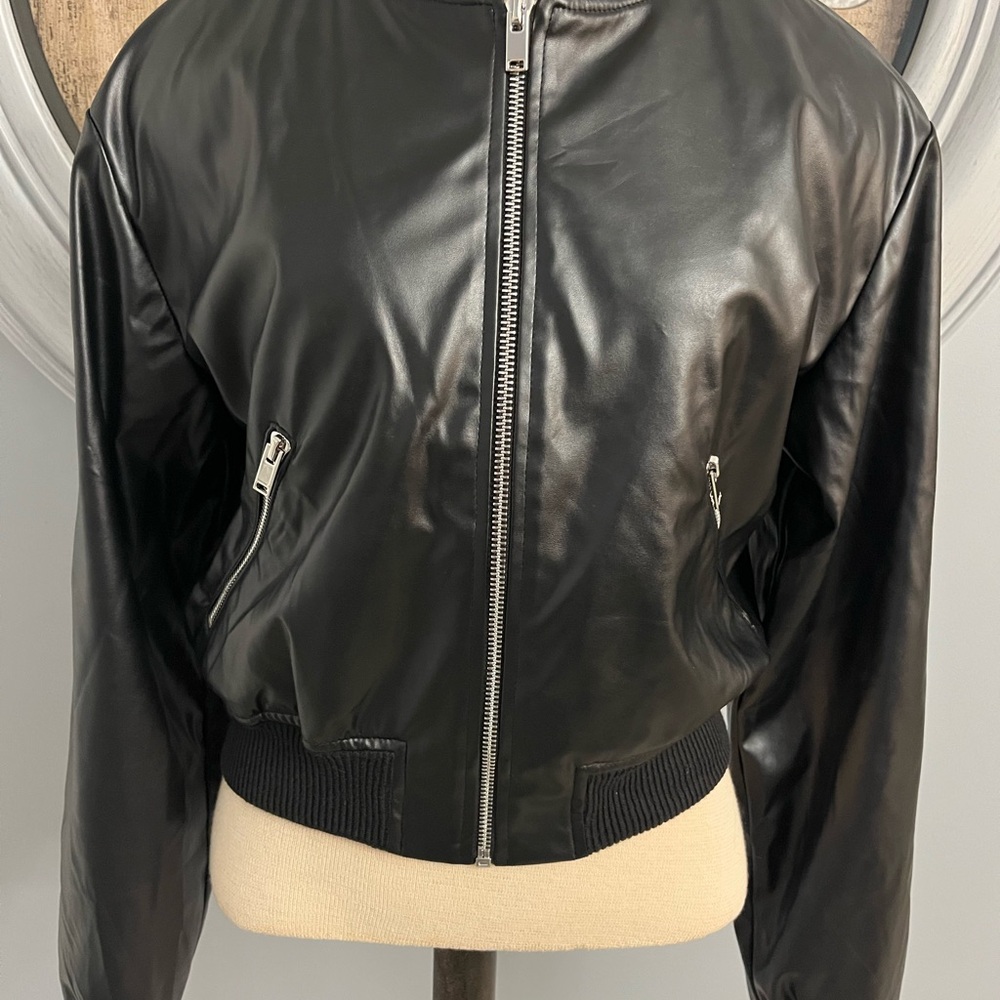 🔥306–Elegant Black Bomber Jacket